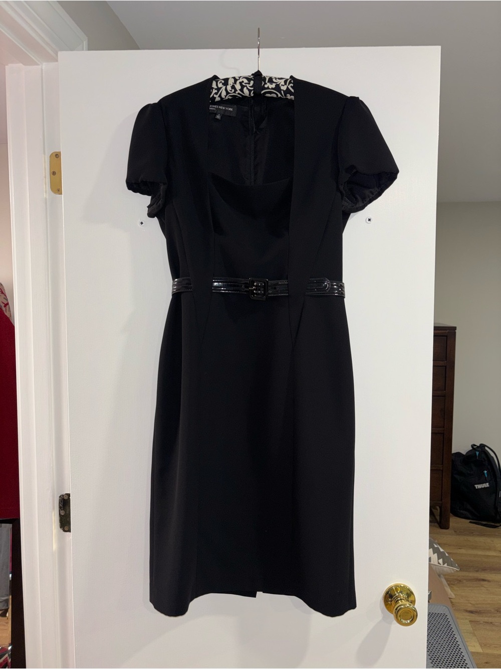 Jones New York Black Puff-Sleeve Belted Sheath Dress